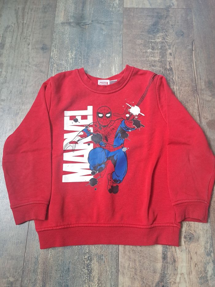 Pull spiderman 4-5 ans