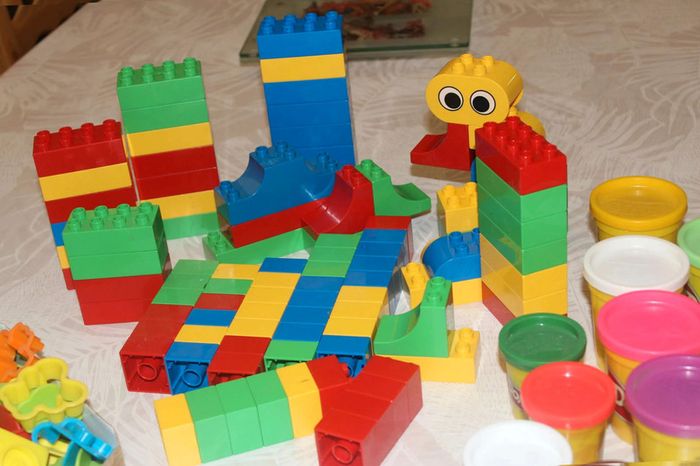 lot legos et pâte à modeler - photo numéro 4