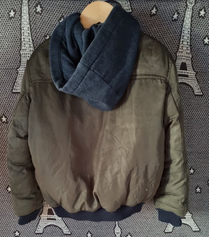 Veste doudoune zippée 2 en 1 avec capuche 8ans - photo numéro 4