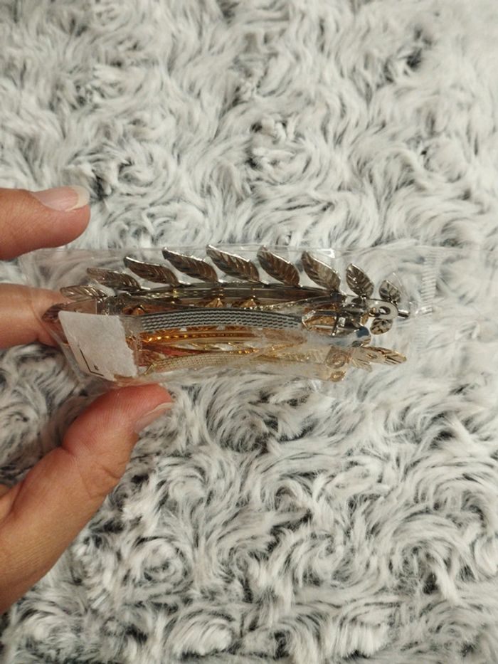 2 barrettes pour cheveux en forme de feuilles - photo numéro 2