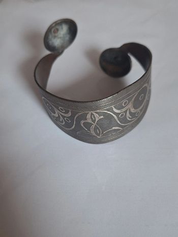 🎊 Bracelet manchette en métal décoratif 🎊
