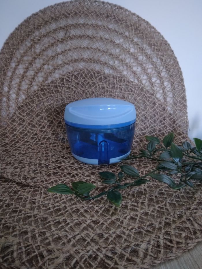 Hachoir tupperware twister