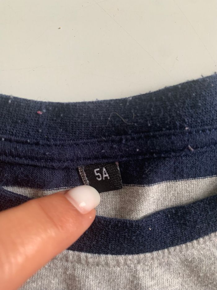 Te shirt manches longues taille 5 ans - photo numéro 3