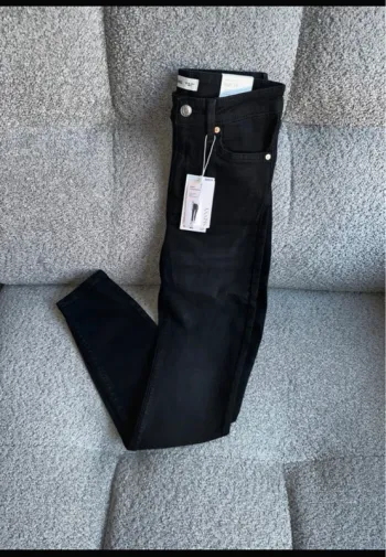 Jean skinny Abby Denim noir taille haute Mango neuf