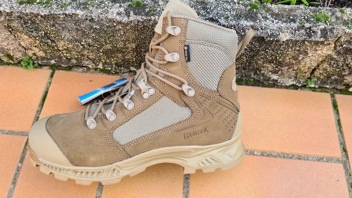 Chaussures de randonnée - photo numéro 3
