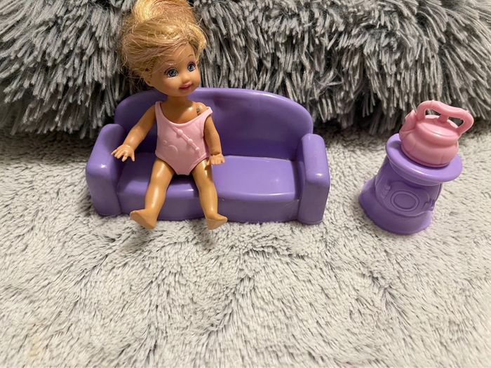 Salon petite poupée barbie - photo numéro 2