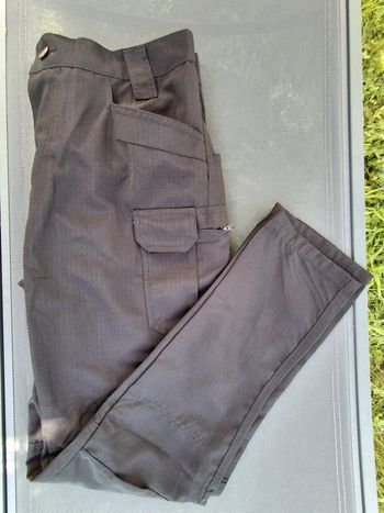 Pantalon mutlipoches noir taille 38