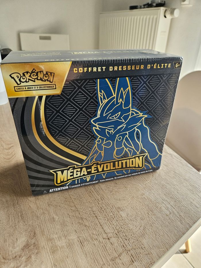 Pokémon : Coffret Dresseur d’élite Méga Évolution – Lucario JCC Pokémo