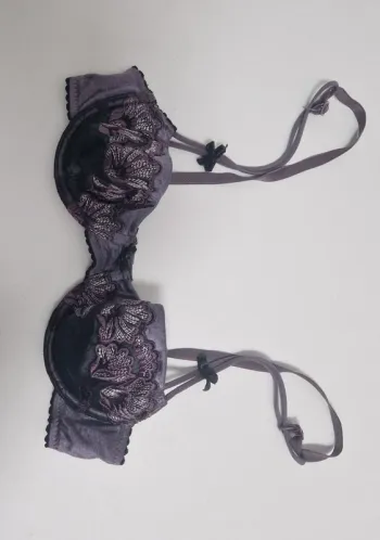 Soutien-gorge.