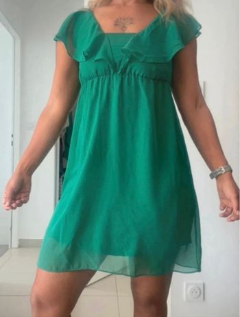 Très jolie robe verte Naf Naf 36 tbe envoi rapide