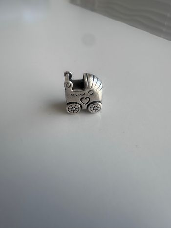 🌺 charm Pandora berceau argent