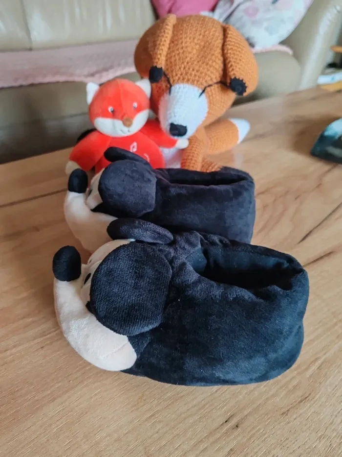 Chaussons chauds neufs garçon Mickey jamais portés 24-26 Disney = semelle 15,5cm à 16cm - photo numéro 4
