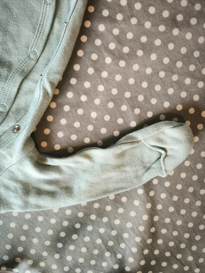 Pyjamas 3 mois in extenso - photo numéro 3