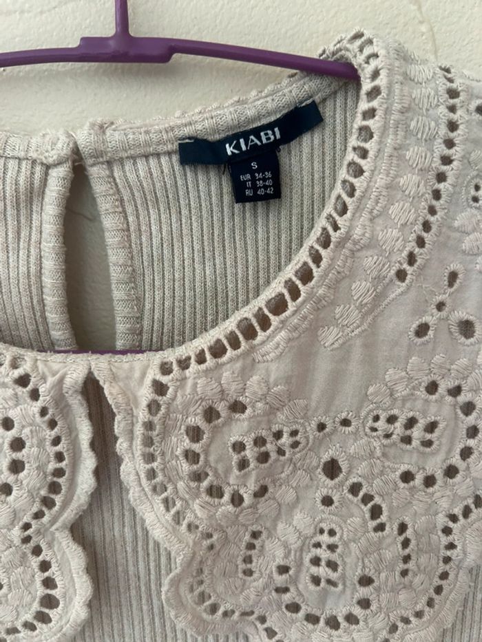 Femme 👩🏻 Tshirt manches courtes côtelé beige / col claudine en dentelle / Kiabi taille 36/S - photo numéro 3