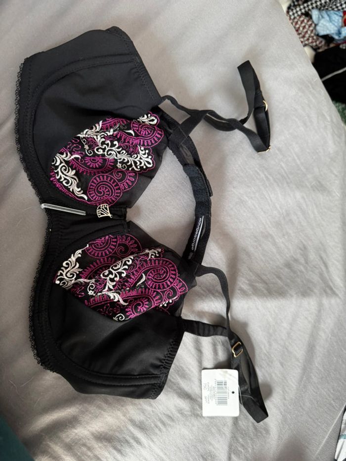 Soutien gorge rouge horge