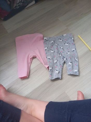 Lot de 2 leggings taille 9 mois