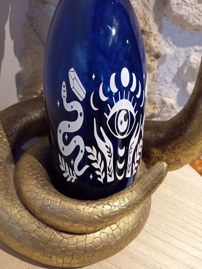 Bouteille eau de lune - photo numéro 4