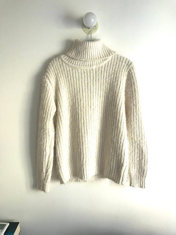 Pull duveteux blanc à col roulé taille 40/42 neuf jamais porté