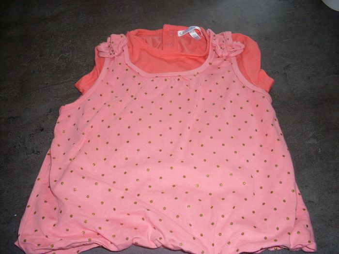 haut kitchoun 12 mois très bon état