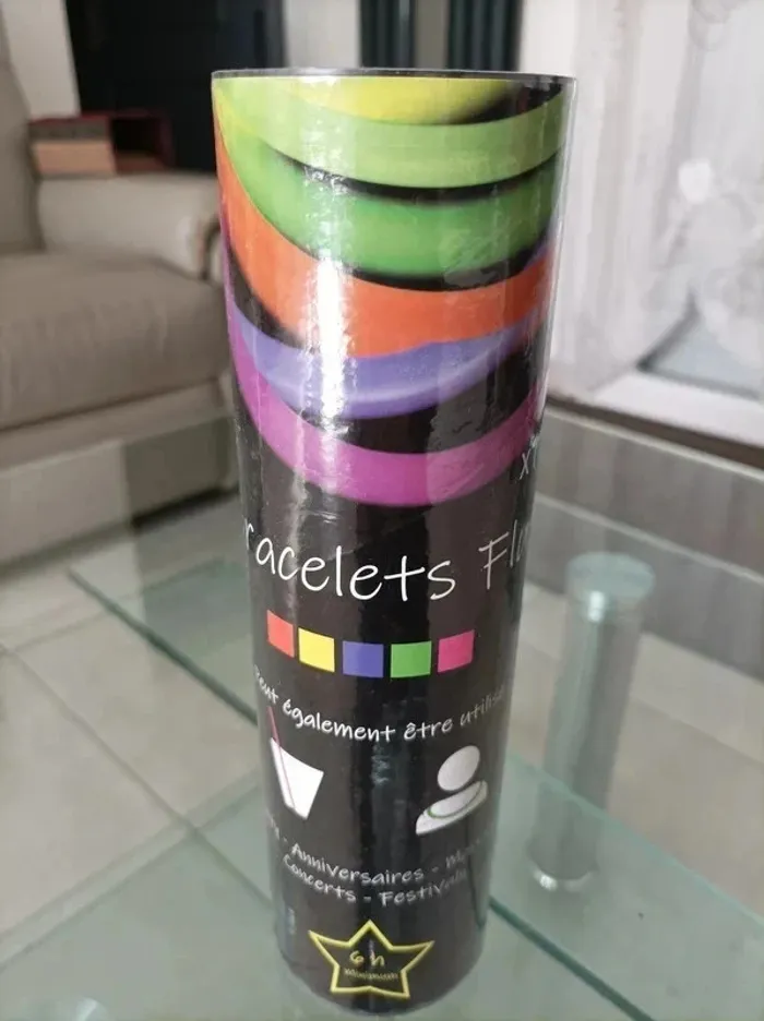 Boite de 100 Bracelets FLUO à craquer avec connecteurs