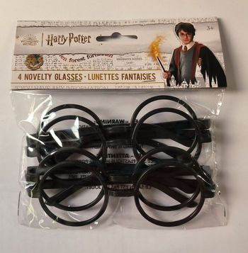 Set de 4 lunettes Harry Potter. Pour anniversaire