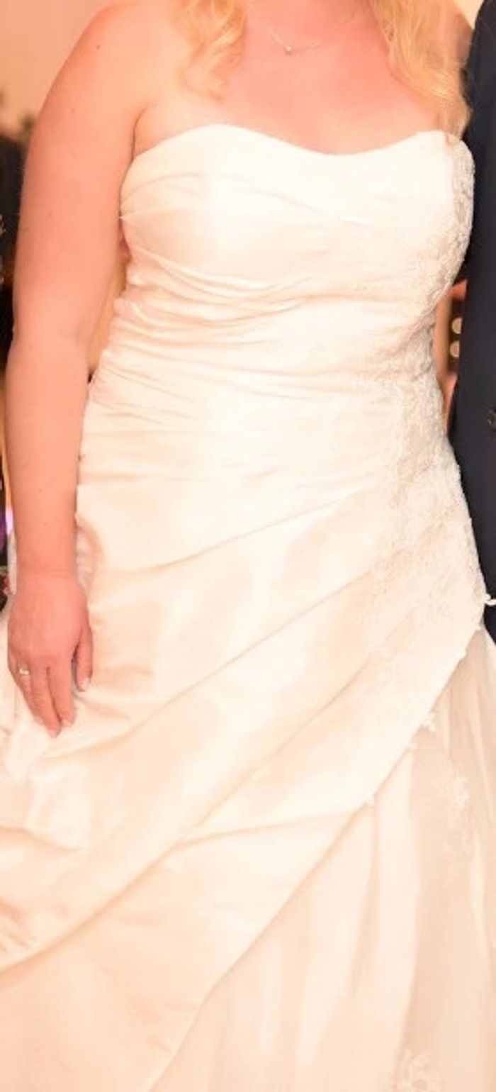 Robe de mariée 44/46 Ivoire bustier + Jupon - photo numéro 7