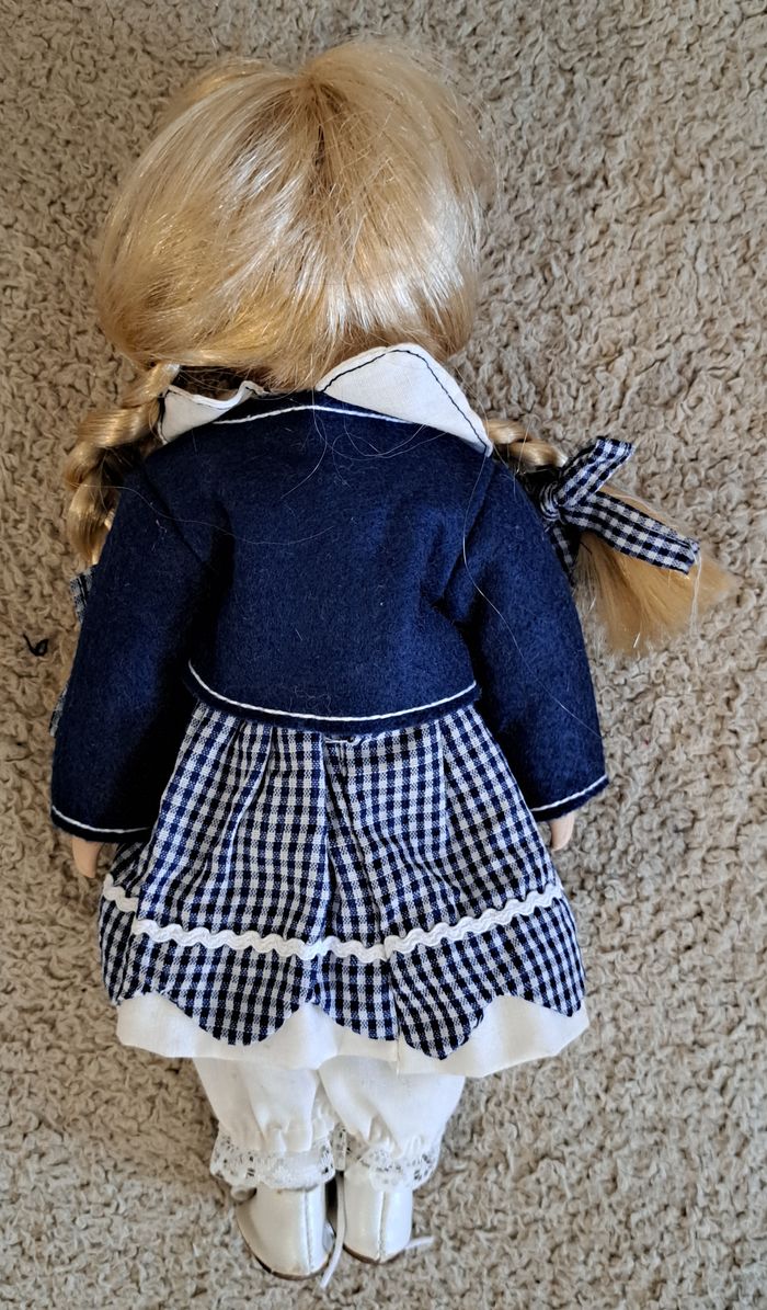 🪆 Poupée en porcelaine - robe bleue - photo numéro 2