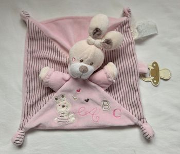 Doudou carré plat Lapin rose et rayé- ABC - Nicotoy