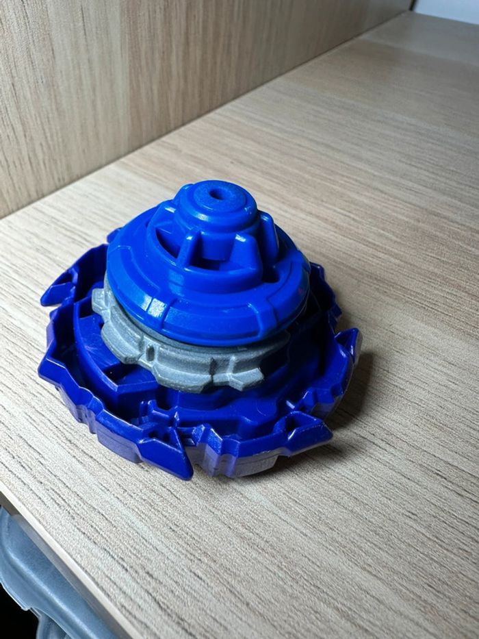 Toupie beyblade leviathan l5 - photo numéro 2