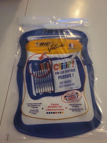 Ardoise velleda et 8 feutres