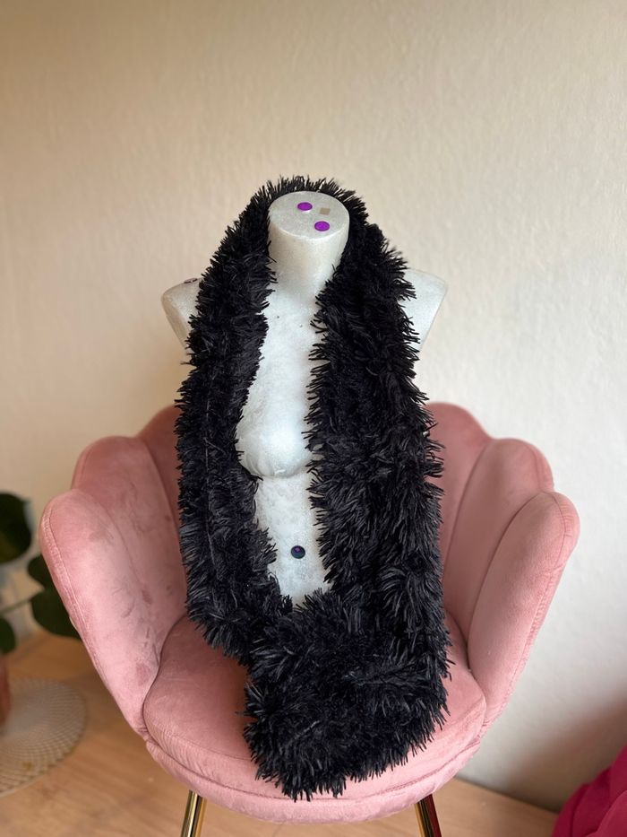 Snood / Écharpe Tube Noire Douce & Moelleuse – Comme Neuve ❄️ - photo numéro 2