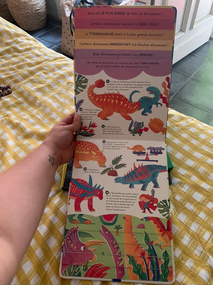 Livre Les dinosaures / Pas a pas - photo numéro 3