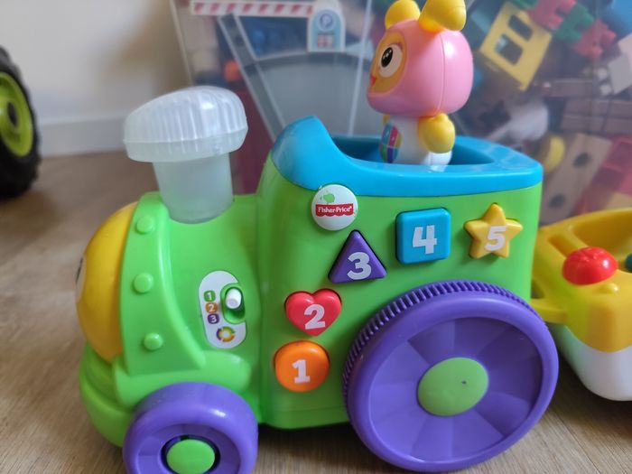 Jouet d'éveil petit train Fisher Price - photo numéro 2