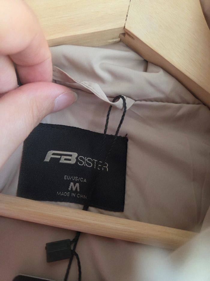 Veste sans manches beige matelassée fb sister - taille m - neuve avec étiquette - photo numéro 7