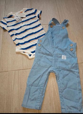 Un beau l'ensemble jeans