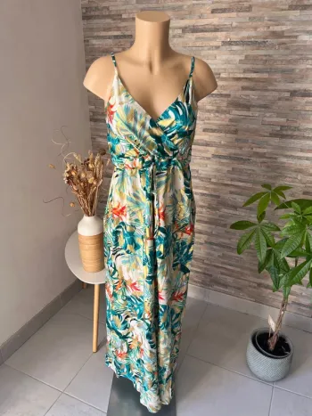 Robe écru turquoise avec lien sous poitrine