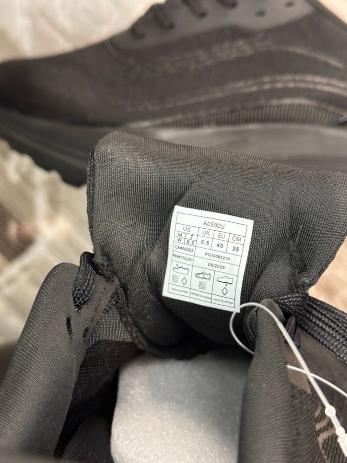 ALO Yoga Runner Sneakers - photo numéro 5