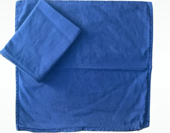 Lot 2 housses de coussin IKEA 45x50 bleu marine - photo numéro 3