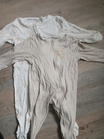 Lot de 2 pyjamas / dors bien