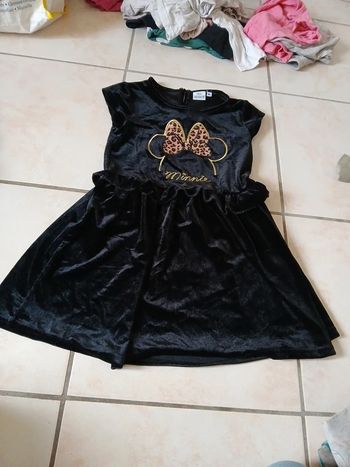 Robe fille Minnie Mouse taille 8 ans