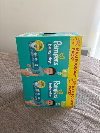 160 couches Pampers baby dry taille 6