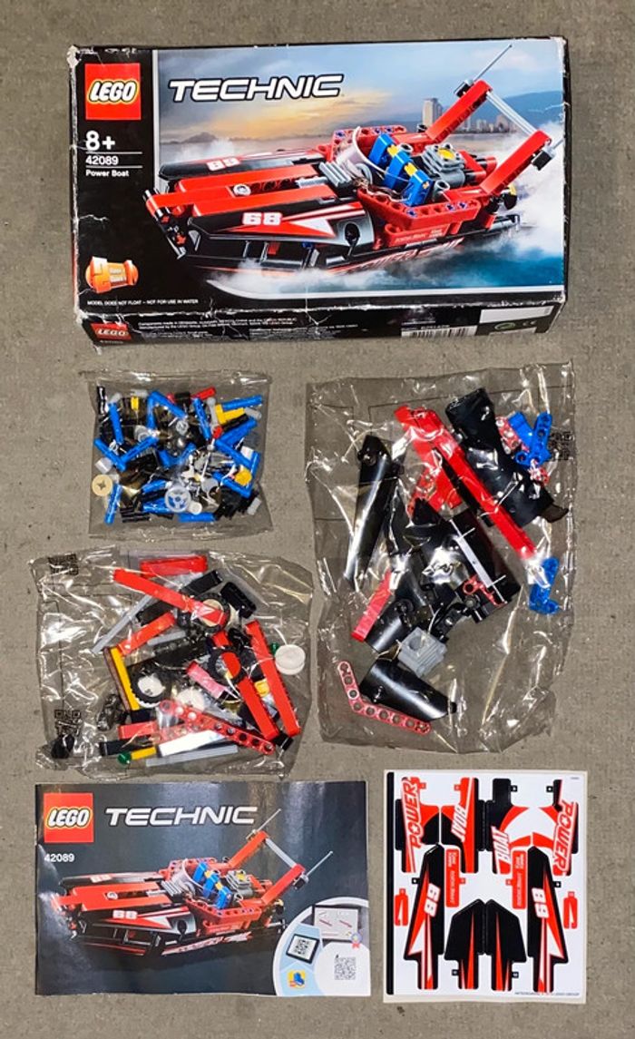Lego Technic 42089 NEUF - photo numéro 3
