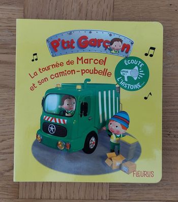 P'tit Garçon appuie et écoute l'histoire : la tournée de Marcel et son camion-poubelle