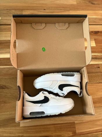 Air Max motif 22 NEUF
