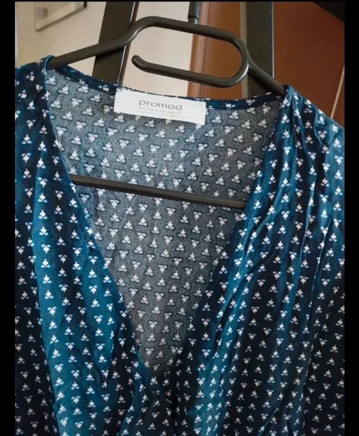 Robe Promod neuve jamais portée. Taille 42. Marine avec motifs. Effet cache cœur - photo numéro 4