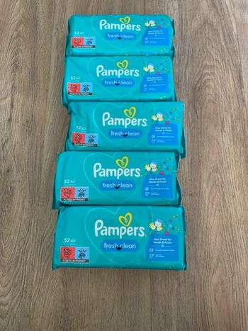 Lot  5 paquets de lingettes Pampers 