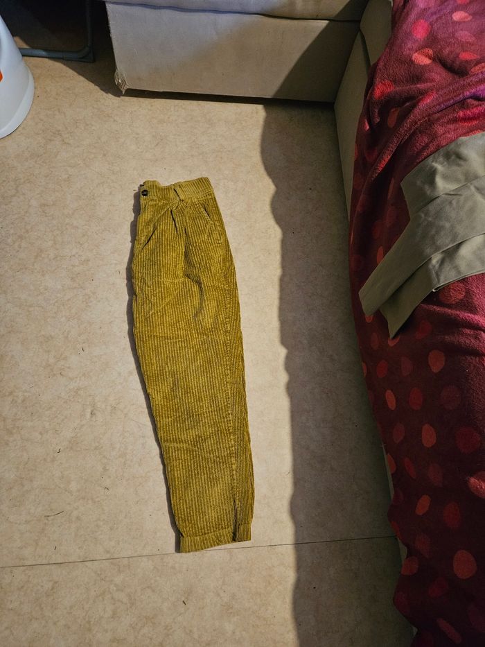 Vêtements femme taille 46 48 T3 pantalon jaune.e 40 - photo numéro 2