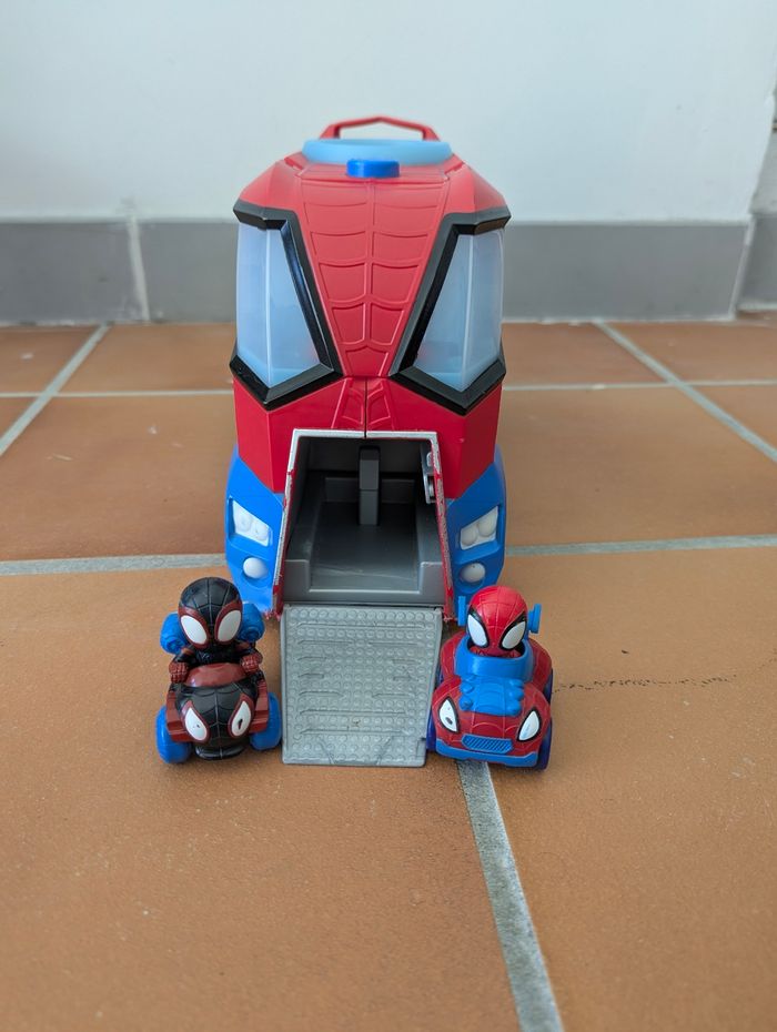 Véhicule spiderman - photo numéro 6