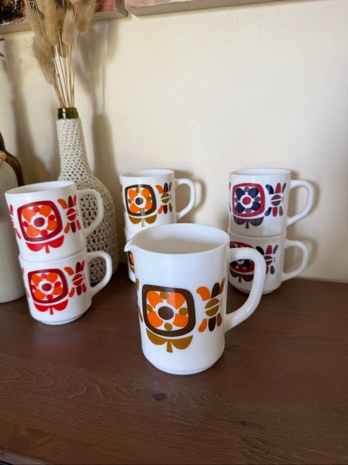 Lot mugs et broc Arcopal - Mobil