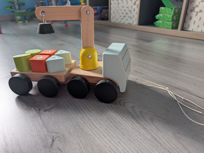 Camion grue Ikea jouet en bois
